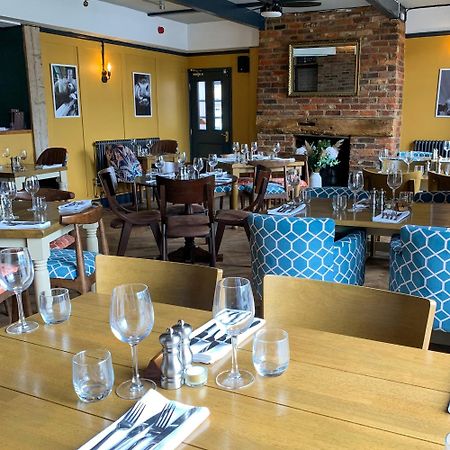 The Kings Head Inn, Home Of The Acle Steak Exteriör bild